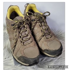 Columbia Hiking Shoes Sz 9.5